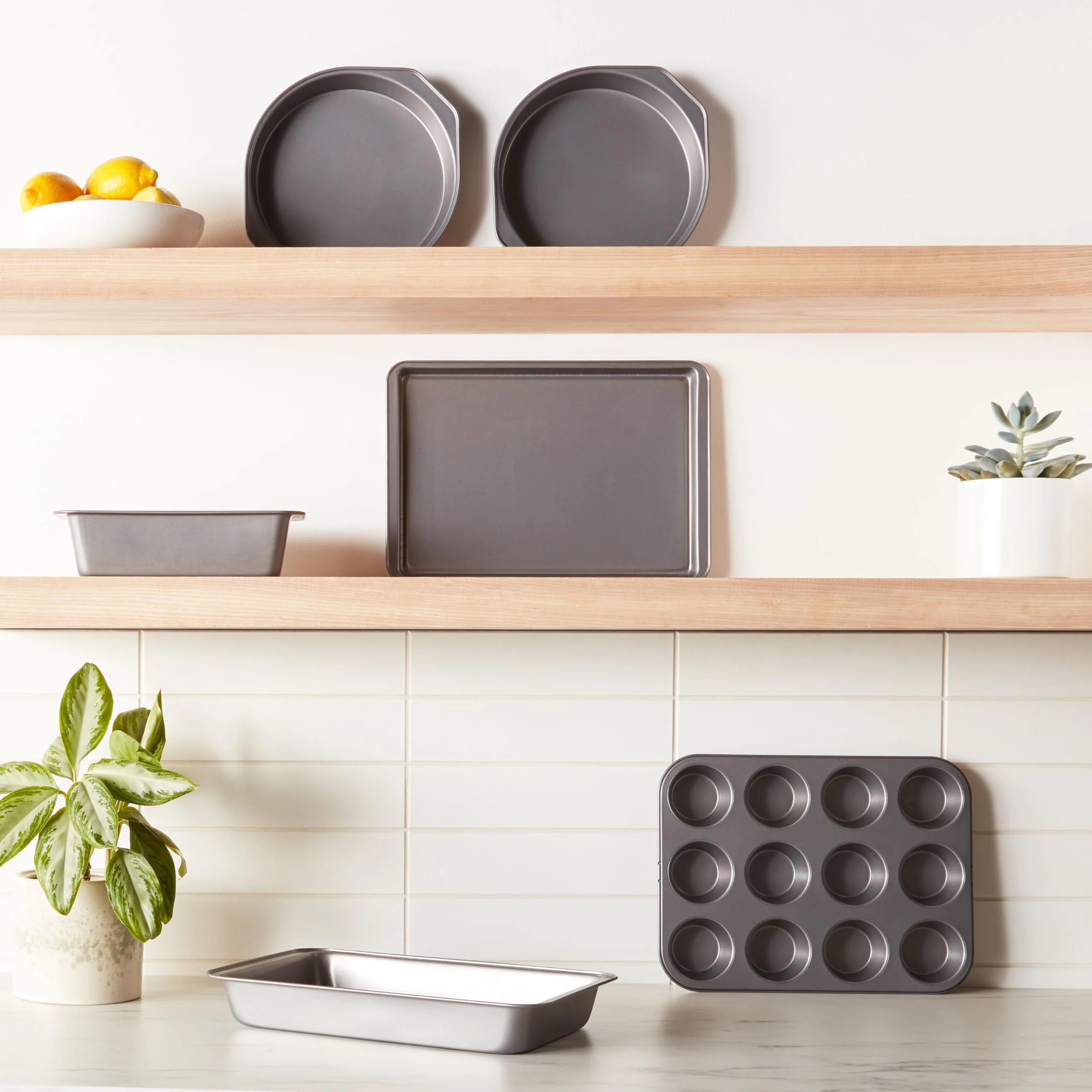 Amazon Basics 6 Piece Nonstick, Carbon Steel Oven Safe Bakeware Set with Cake, Muffin, Cookie, and Loaf Pans, 6 Piece, 16.25 x 11.75 x 6.25 inches - Image 4