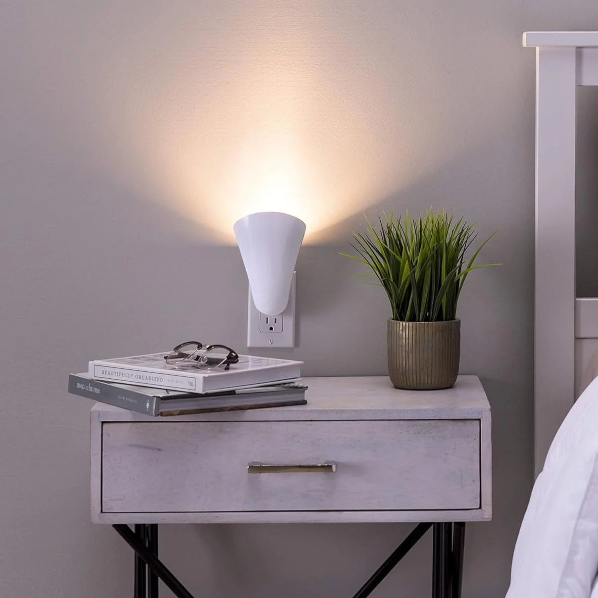 AURAGLOW Plugin GU10 Spotlight Uplighter Wall Sconce Wash Light Plug Socket Outlet Uplight Lamp - NO LED Bulb Included