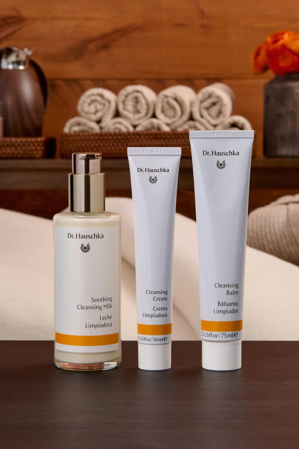 Dr. Hauschka Soothing Cleansing Milk, Sensitive Skin pH Balanced Facial Cleanser & Make Up Remover for all skin types, Certified Natural, 4.9 Fl Oz - Image 3