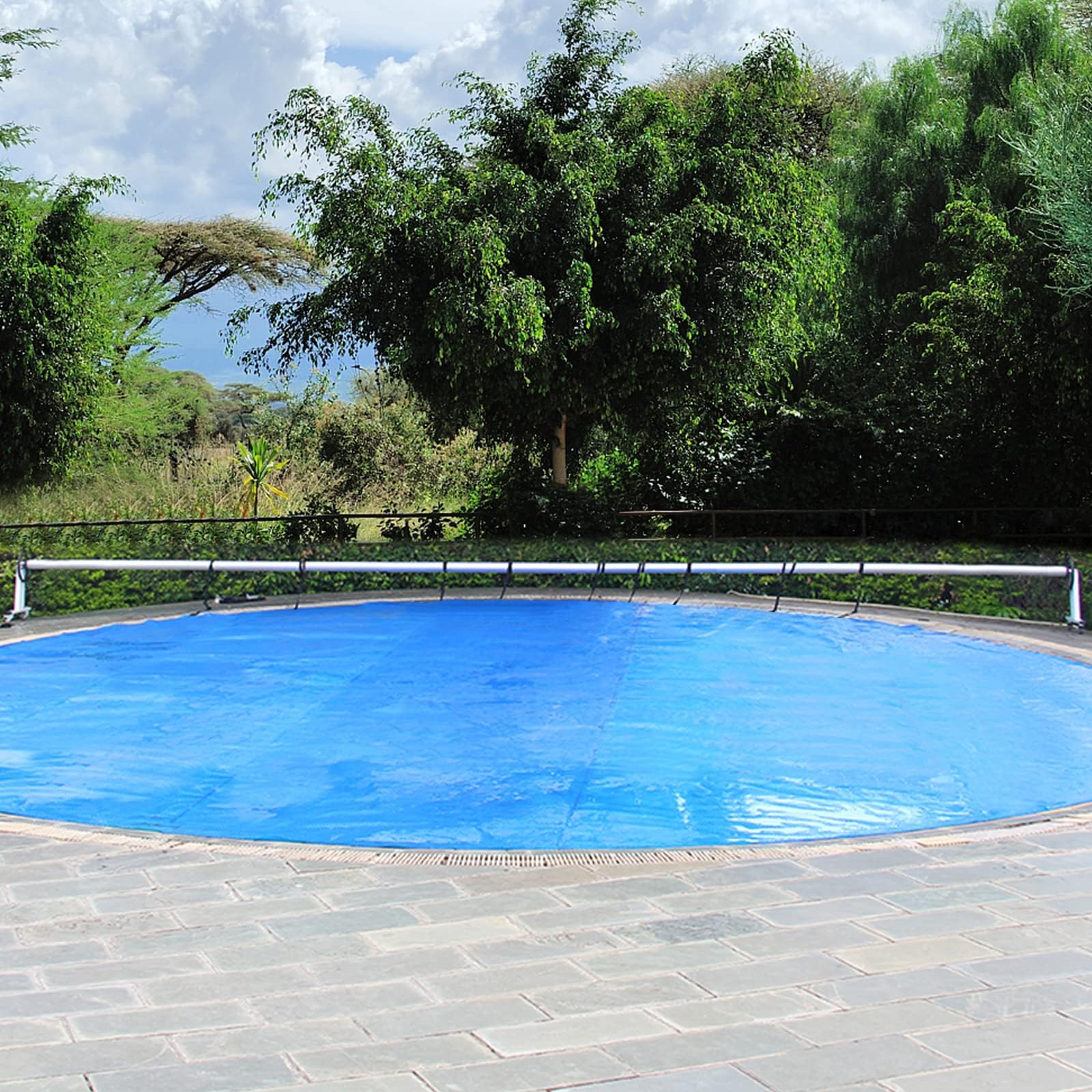 Goplus Pool Cover, 12 x 24 FT Solar Blanket 12 Mil with Carrying Bag for In-Ground and Above-Ground Swimming Pools, Rectangle Hot Tub SPA Thermal Blanket, Blue Bubble - Image 3