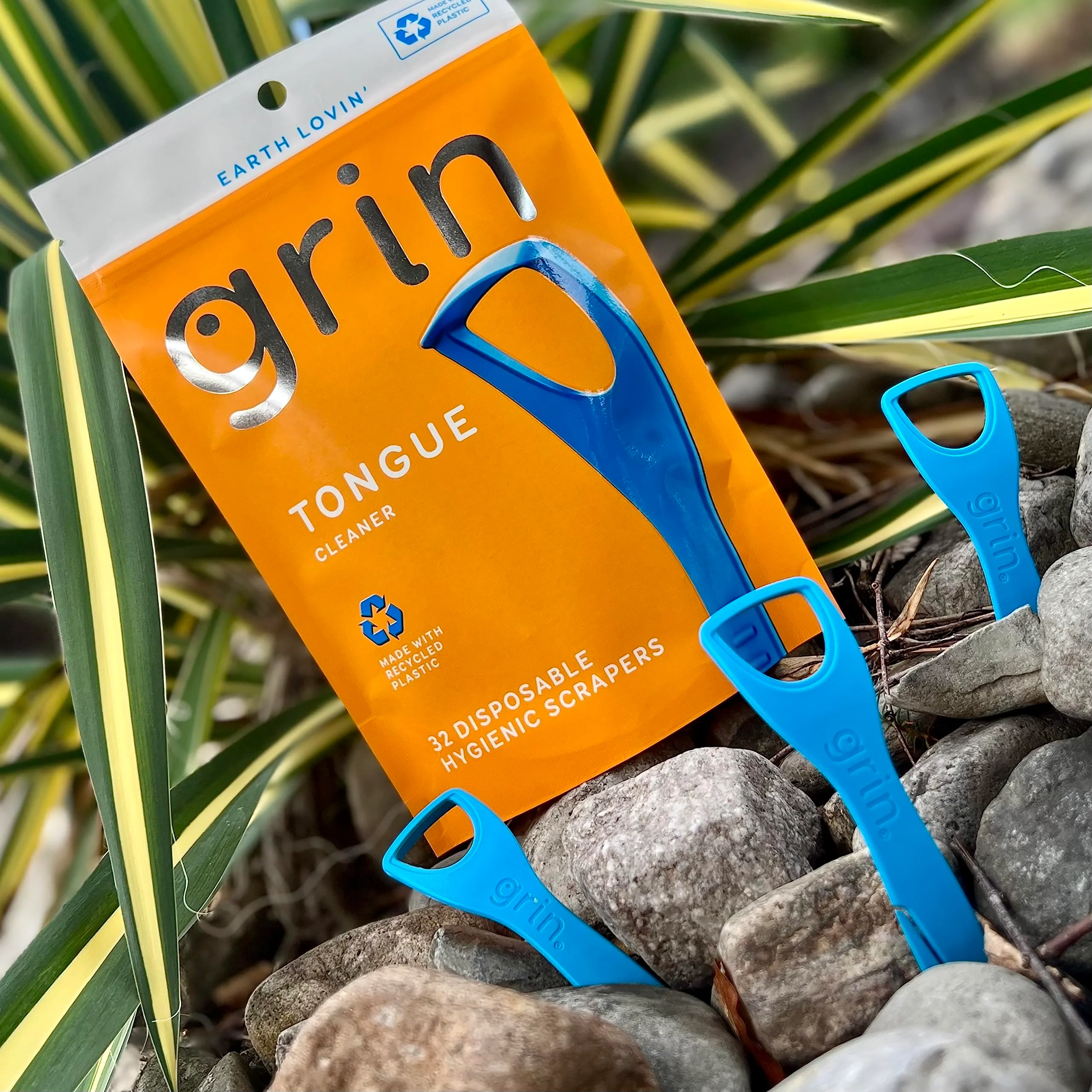 GRIN Tongue Cleaner, 32 Count, Disposable Tongue Cleaner, Hygienic Scraper, Recycled Plastic, Clean Tongue, Promote Fresh Breath, Includes Safe Fold- Back Tooth Pick - Image 5