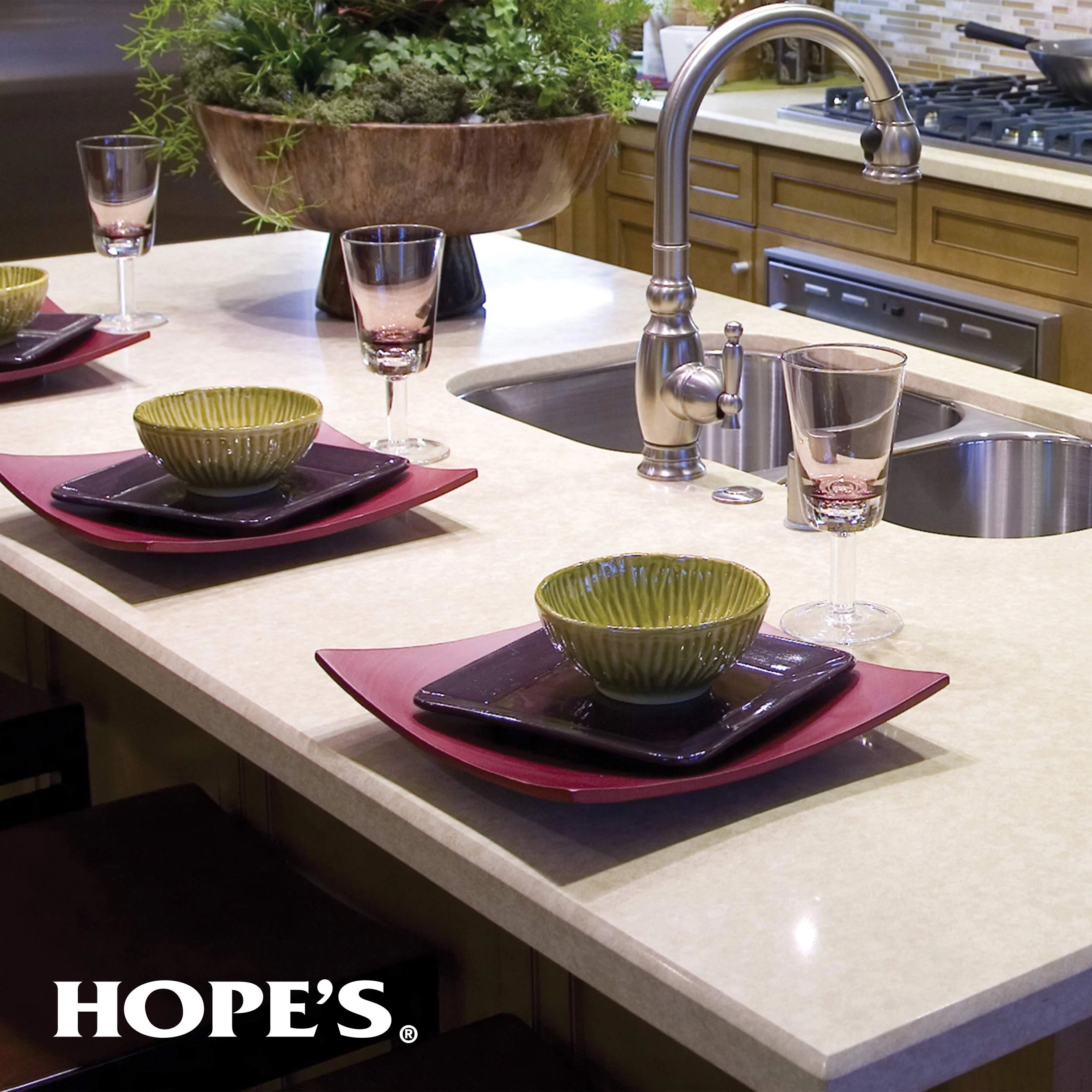 HOPE'S Perfect Countertop Cleaner and Polish 22-Ounce, Streak-Free Multi-Surface Cleaning Spray, Safe on Stone, Laminate, CORIAN, Granite, Quartz, Marble, Pack of 1 - Image 2