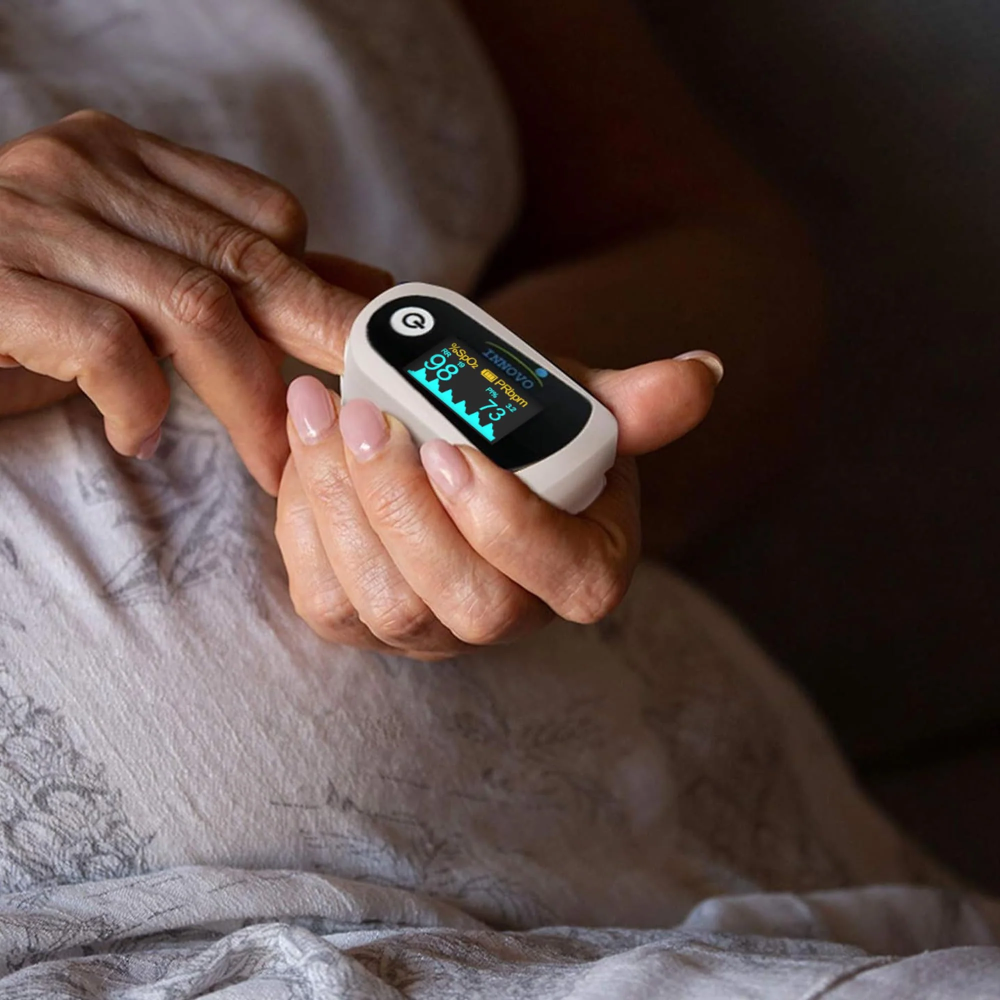 Innovo iP900BP-B Fingertip Pulse Oximeter, Blood Oxygen Monitor with Free App, Plethysmograph, and Perfusion Index (with Bluetooth) - Image 7