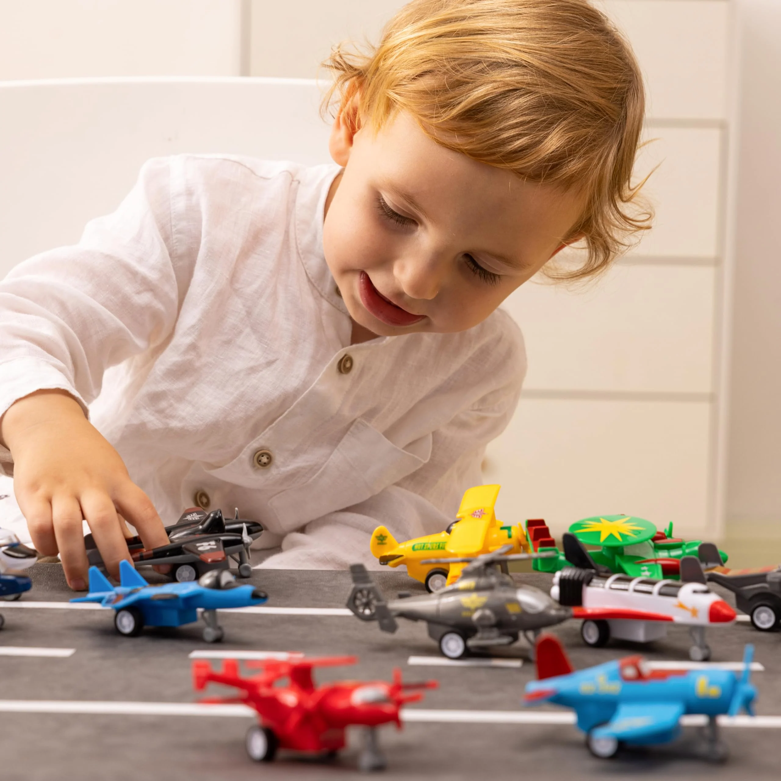 JOYIN 16 Pcs Pull Back Airplane Toys, Boys Plane Playset, Aircraft Incl Helicopter, Fighter, Bomber, Gifts for Toddler Kids 3+ Years Old, Christmas Kids Gifts, Treasure Box Toys for Classroom - Image 9