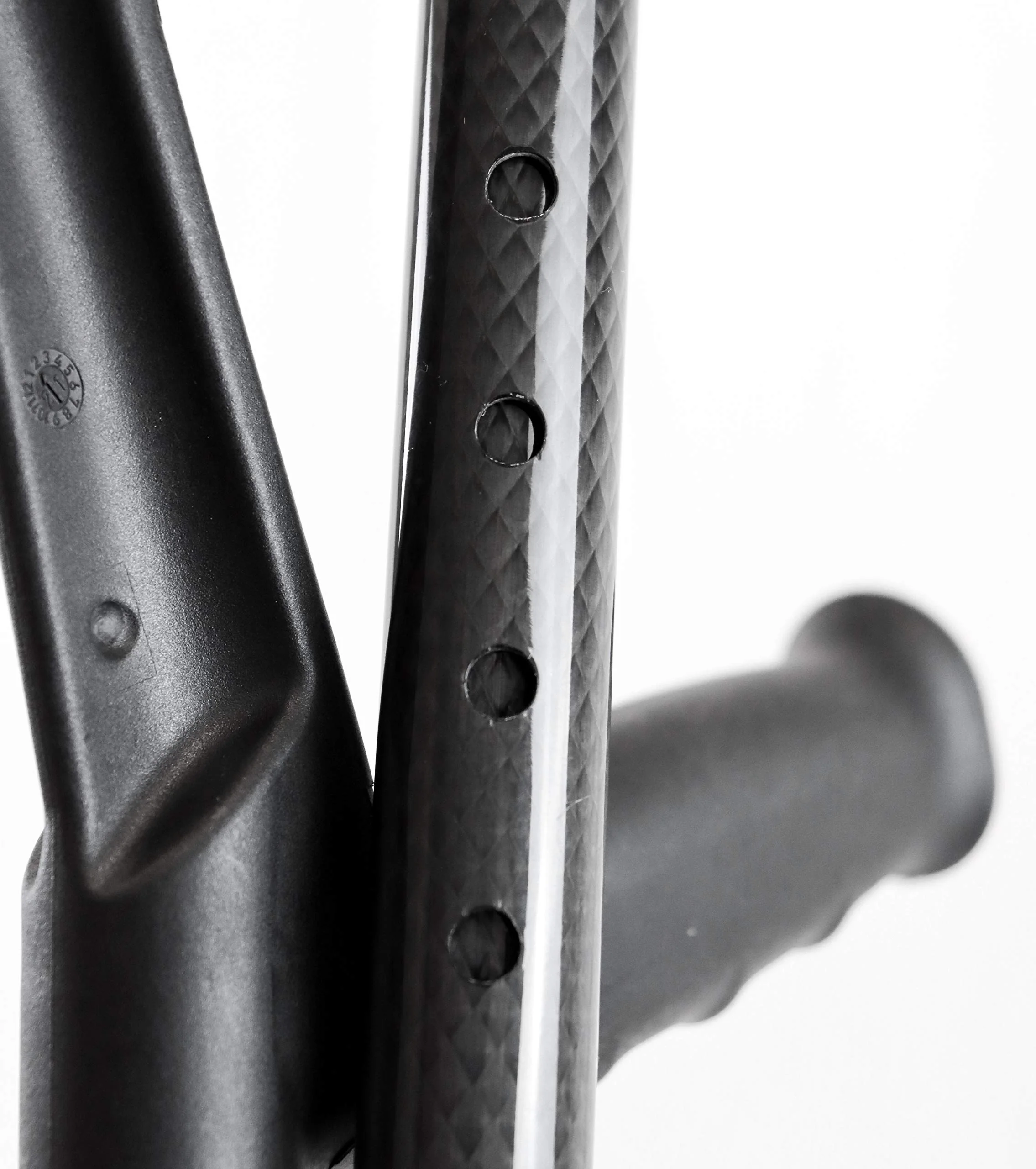 KMINA Folding Crutches of Carbon Fibre (x1 Unit), Open Cuff, Lightweight, Forearme Foldable Crutch - Made in Europe - KMINA PRO - Image 5