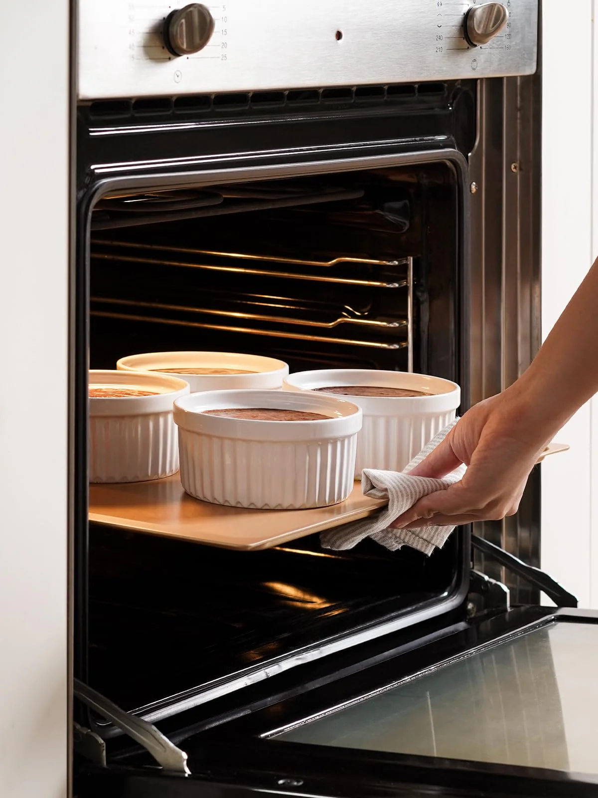 LE TAUCI Ramekins 12 OZ Oven Safe, Ceramic Souffle Dishes for Oven, Custard Cups, Creme Brulee Dishes, Porcelain Large Ramekins, Pudding Ramiken, Dipping Sauces, Set of 6, White - Image 6
