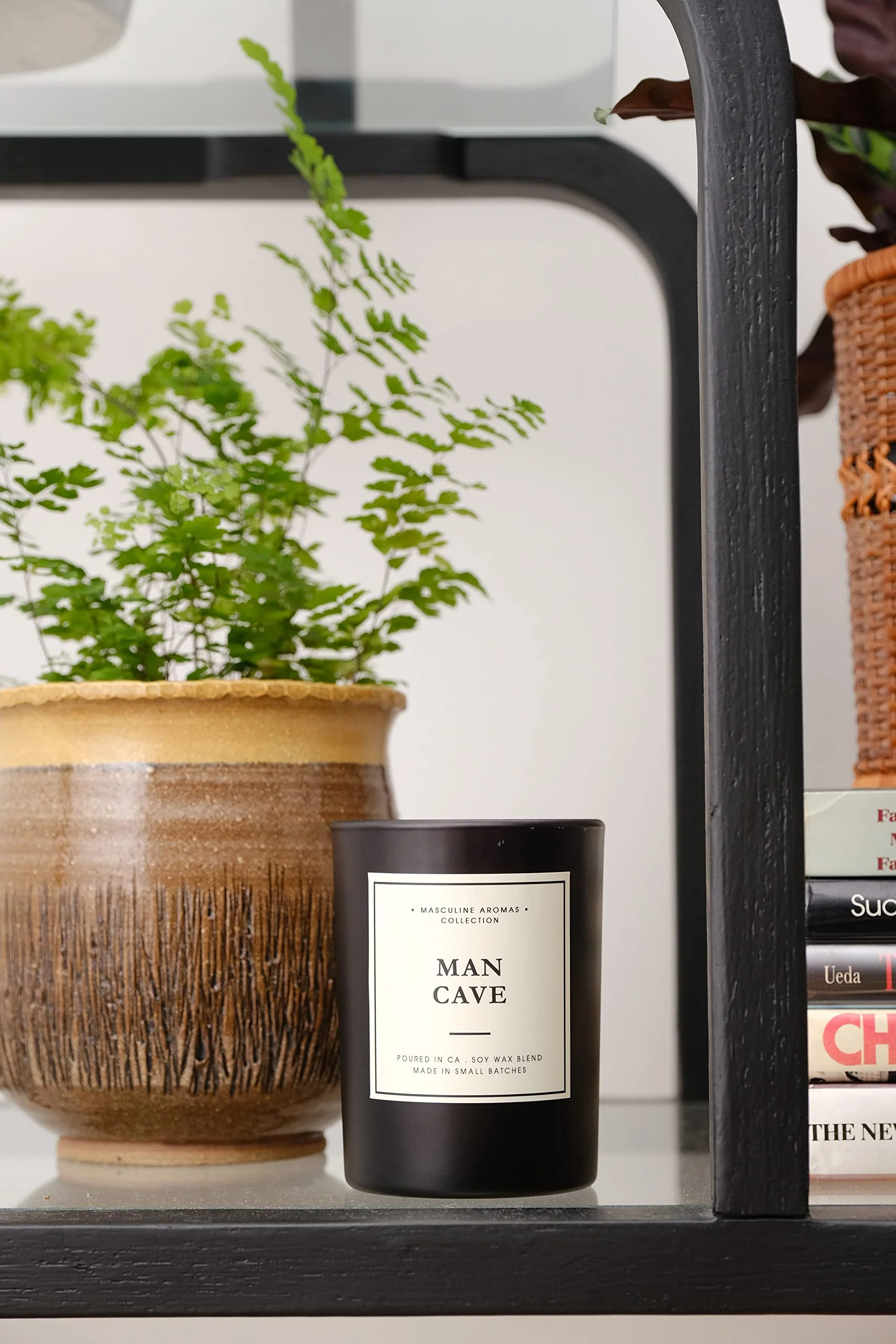 Leoben Company | Masculine Aromas | Small Batch | Soy Wax | 40 Hours | Scented Black Candles with Natural Essential Oils | Vegan (Cigar Lounge) - Image 3