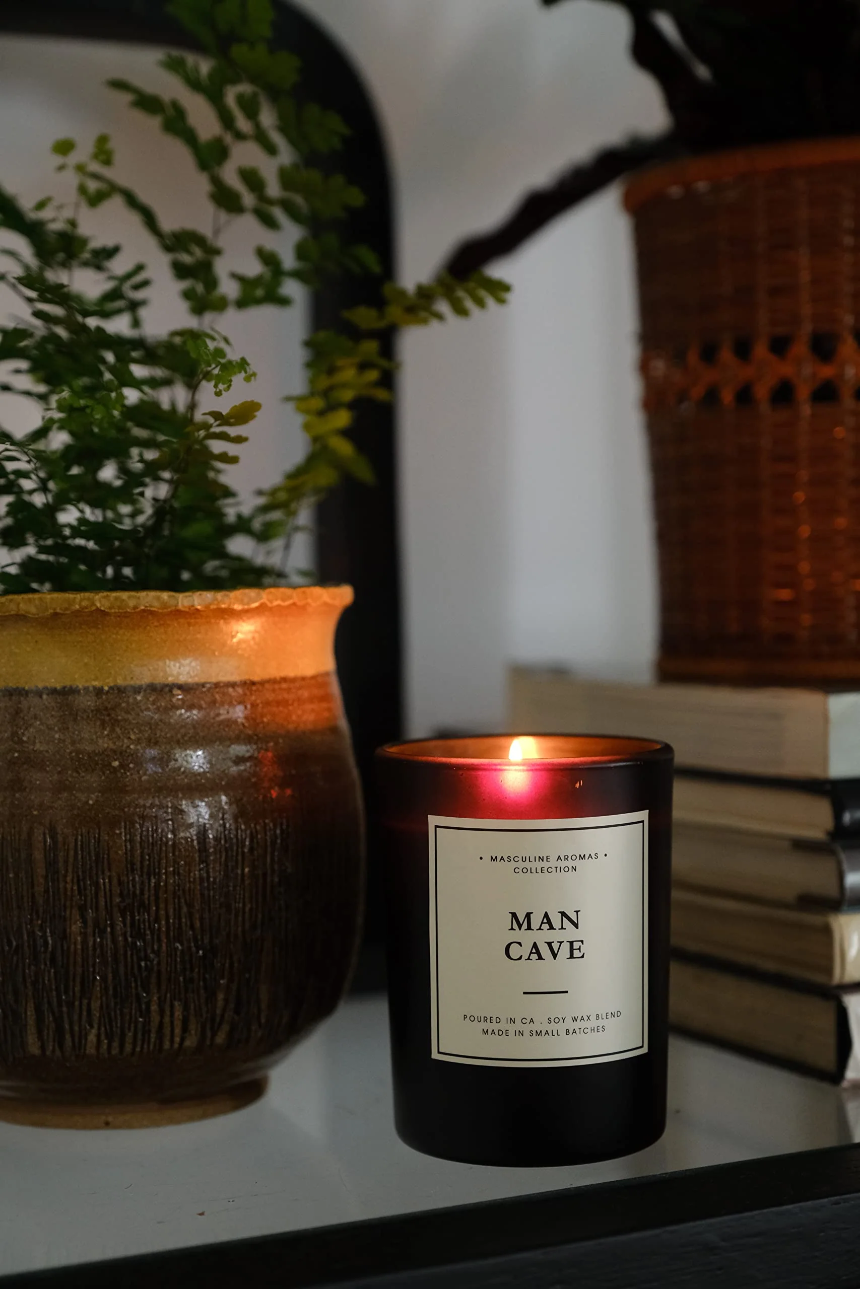 Leoben Company | Masculine Aromas | Small Batch | Soy Wax | 40 Hours | Scented Black Candles with Natural Essential Oils | Vegan (Cigar Lounge) - Image 4