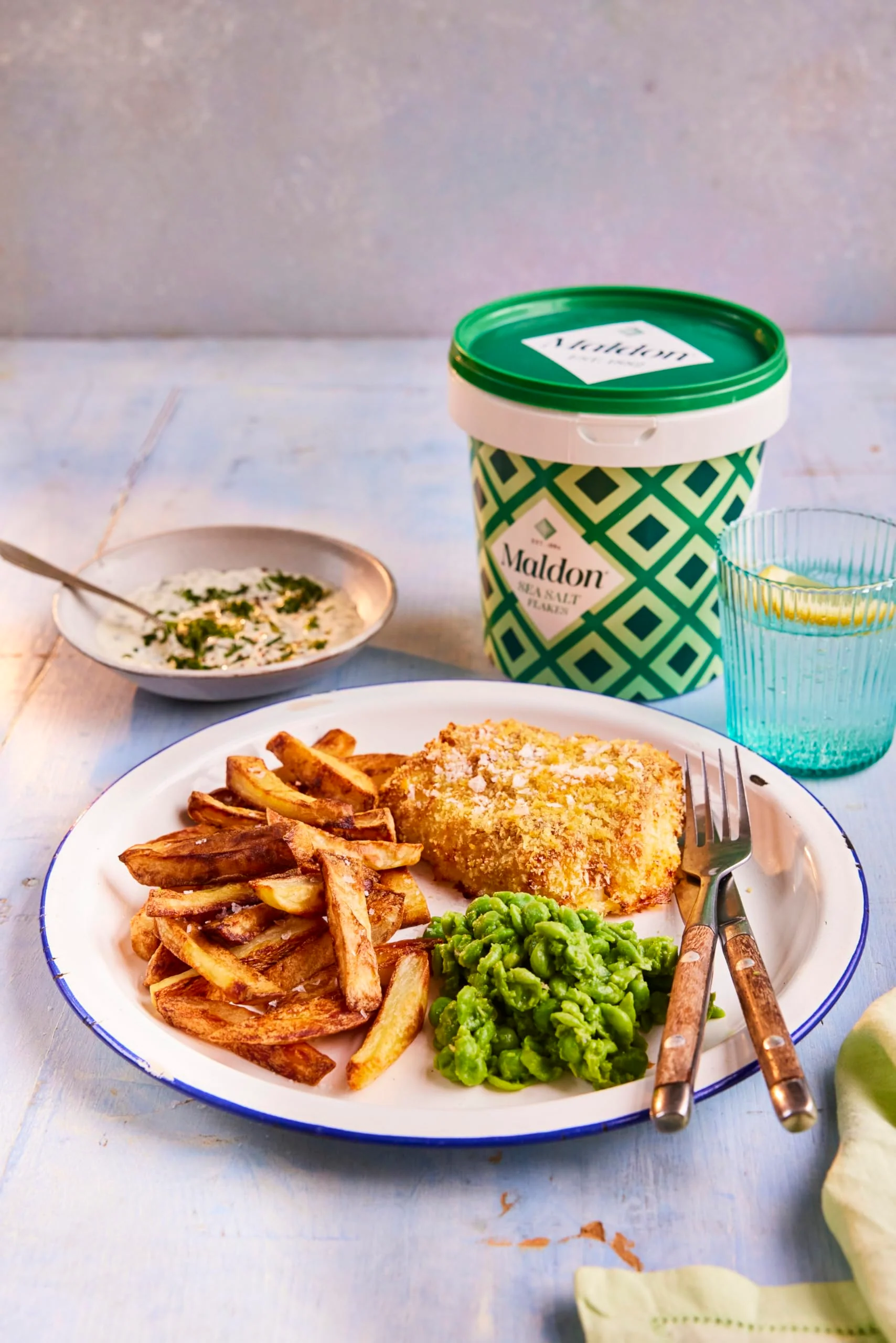 Maldon - Sea Salt Flakes, Unique Pyramid Shaped Salt Flakes, Perfect for a Wide Range of Dishes, Hand-Harvested for Four Generations, 570g Tub - Image 5