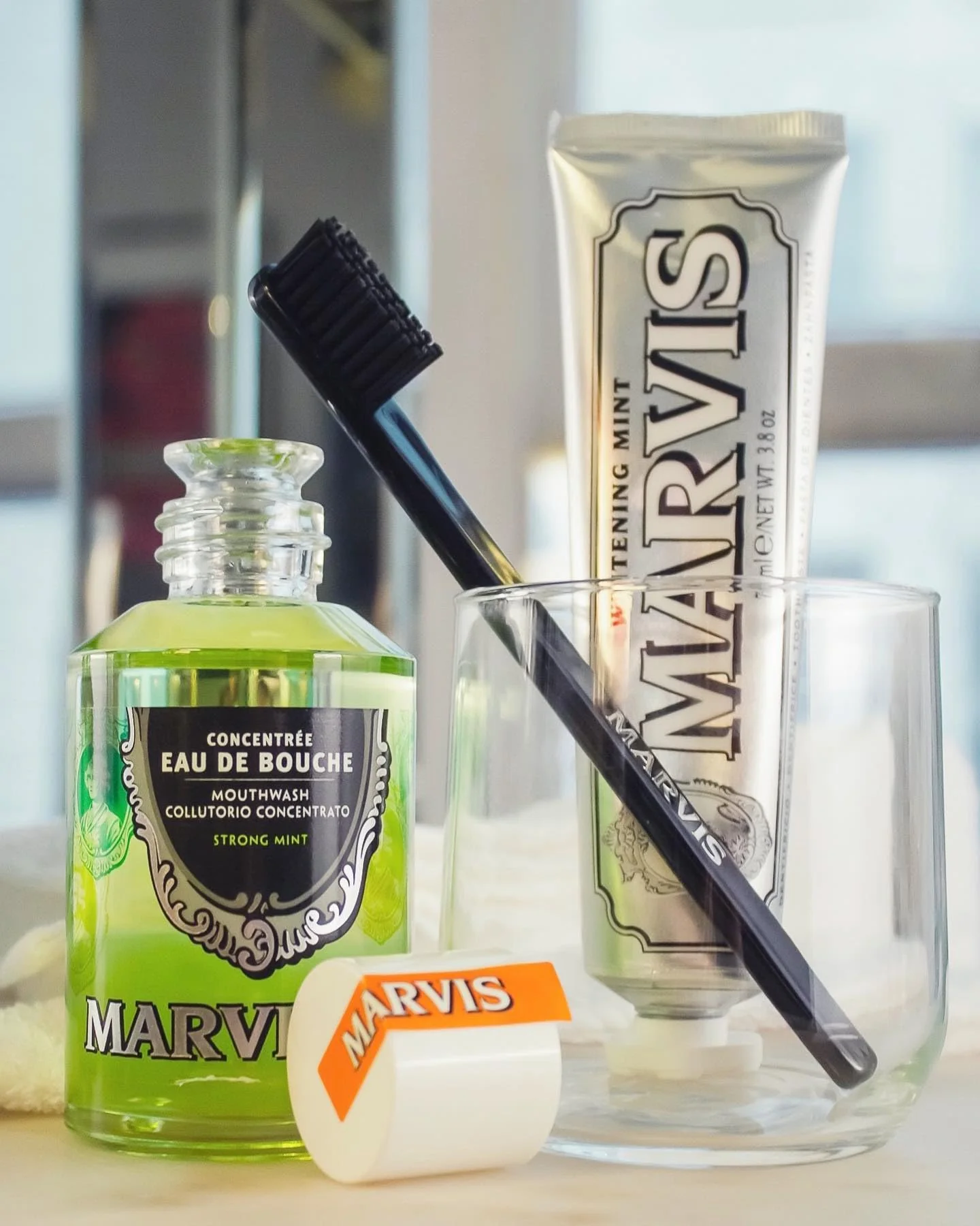 Marvis Whitening Mint Toothpaste, 3.8 Ounce (Pack of 1) - Image 2