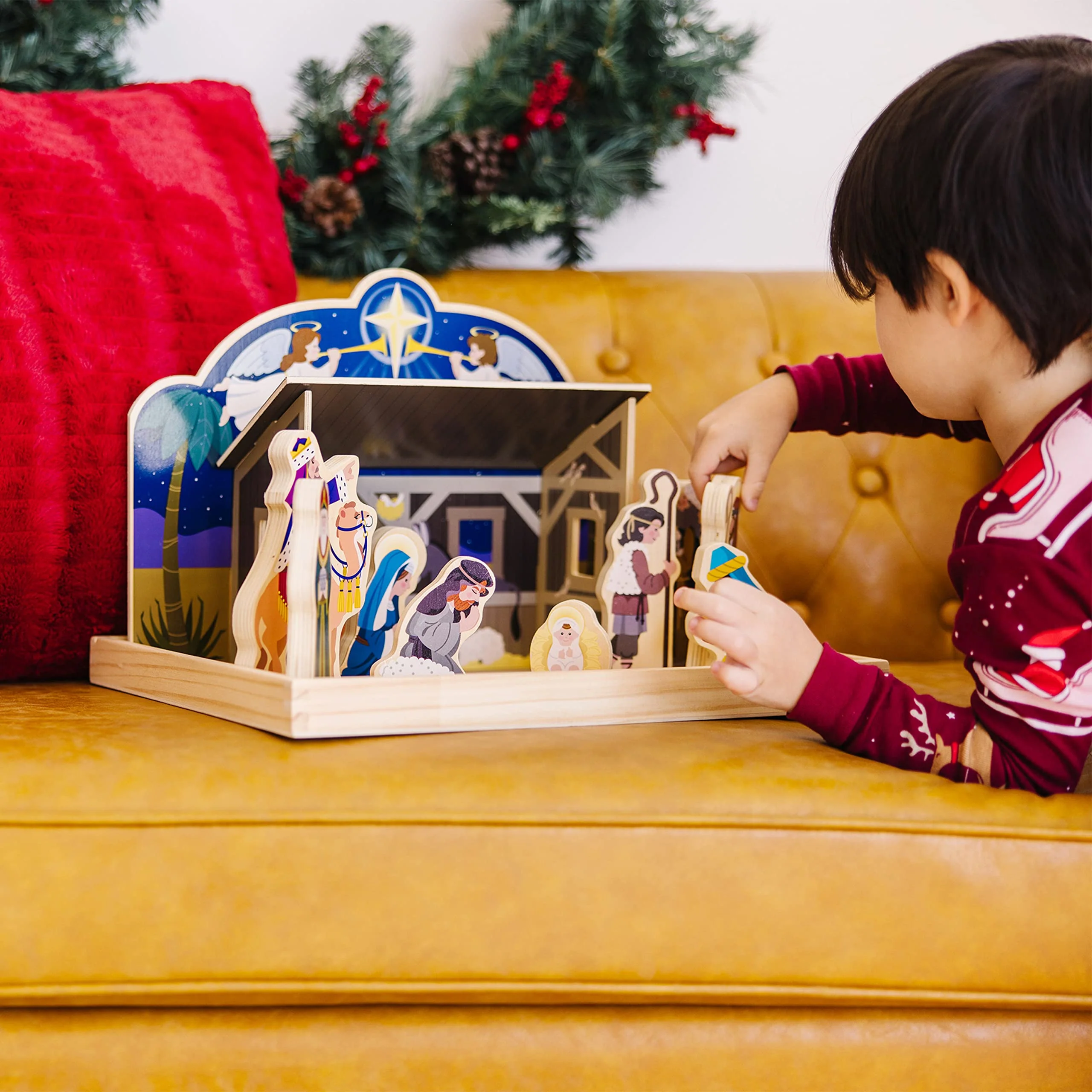 Melissa & Doug Classic Wooden Christmas Nativity Set with 4-Piece Stable and 11 Wooden Figures - Image 4