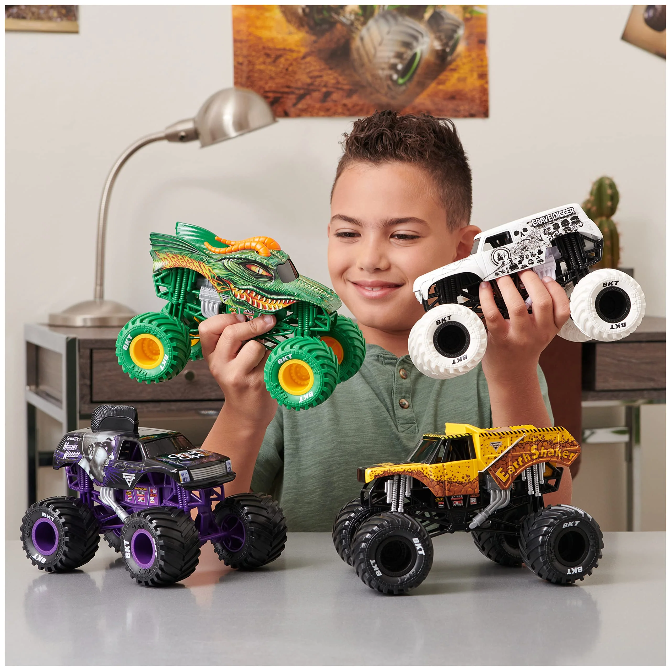 Monster Jam, Official El Toro Loco Monster Truck, Collector Die-Cast Vehicle, 1:24 Scale, Kids Toys for Boys Ages 3 and up - Image 5