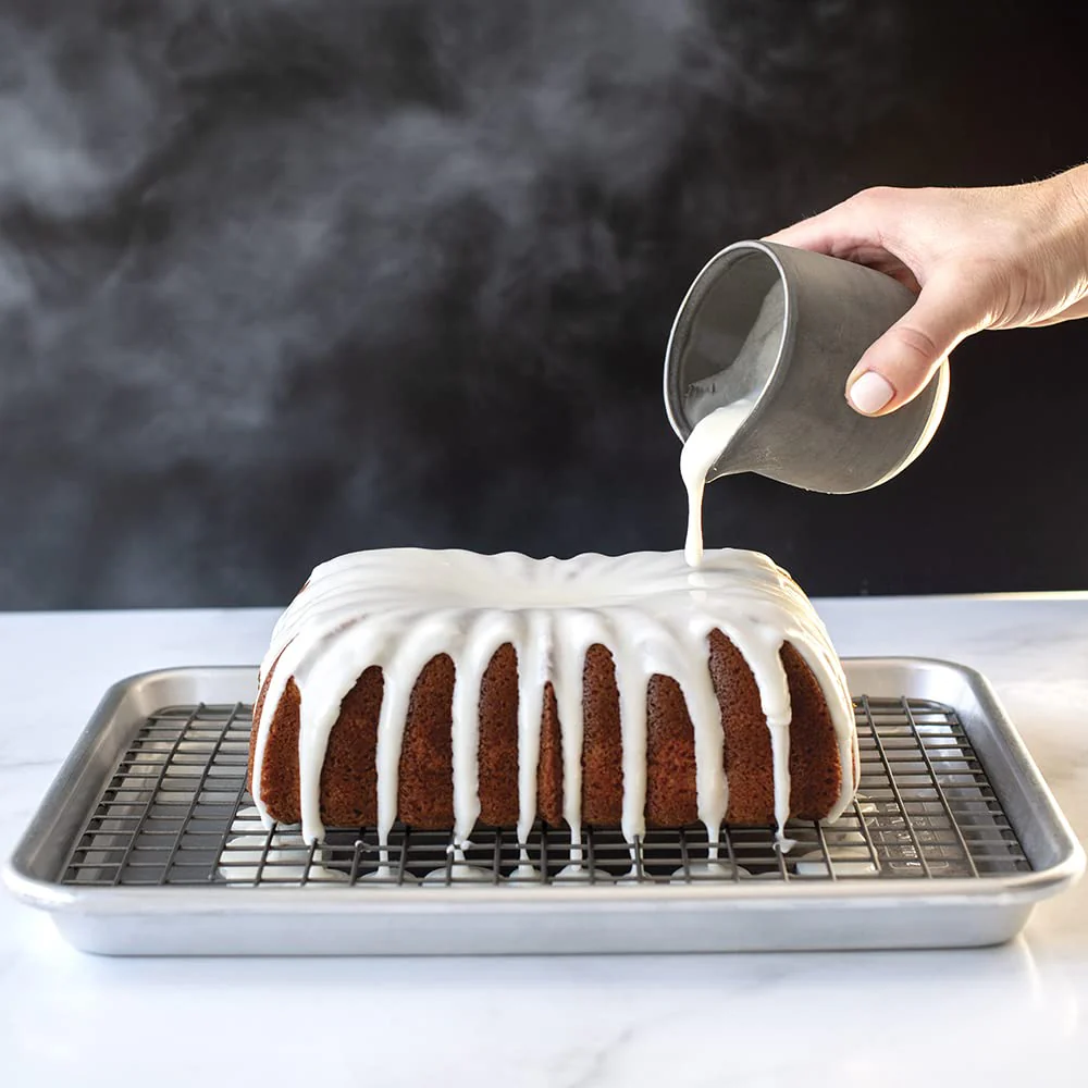 Nordic Ware Naturals® Quarter Sheet with Oven-Safe Nonstick Grid - Image 7