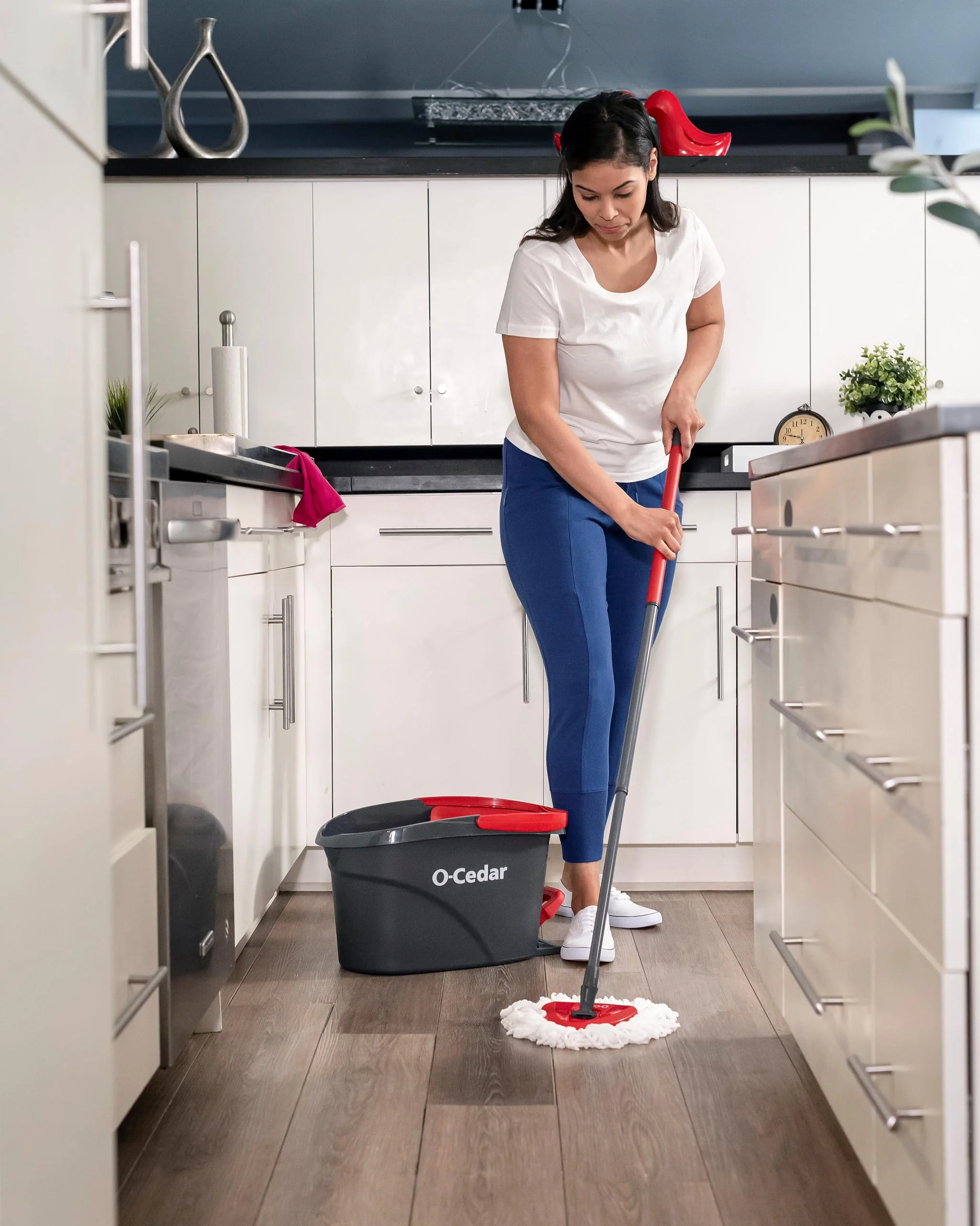O-Cedar EasyWring Microfiber Spin Mop & Bucket Floor Cleaning System + 2 Extra Refills, Red/Gray - Image 16