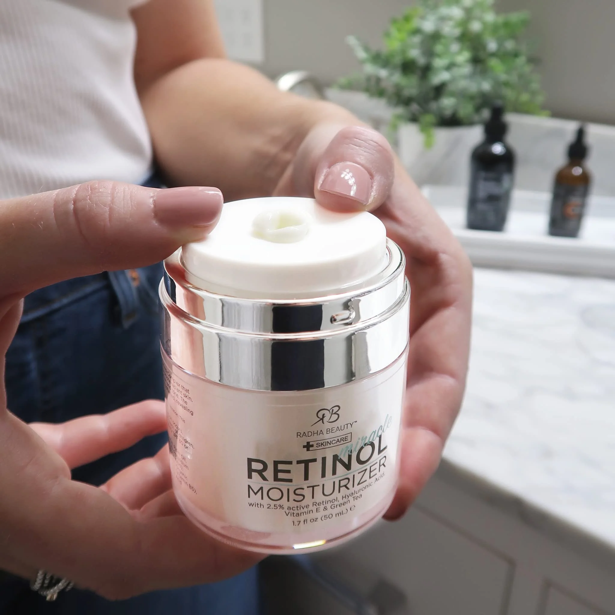 Radha Beauty Moisturizing Miracle Retinol Cream for Face - with 2.5% Retinol, Hyaluronic Acid, Vitamin E and Green Tea. Luxury Night and Day Cream 1.7 fl oz. - Image 3