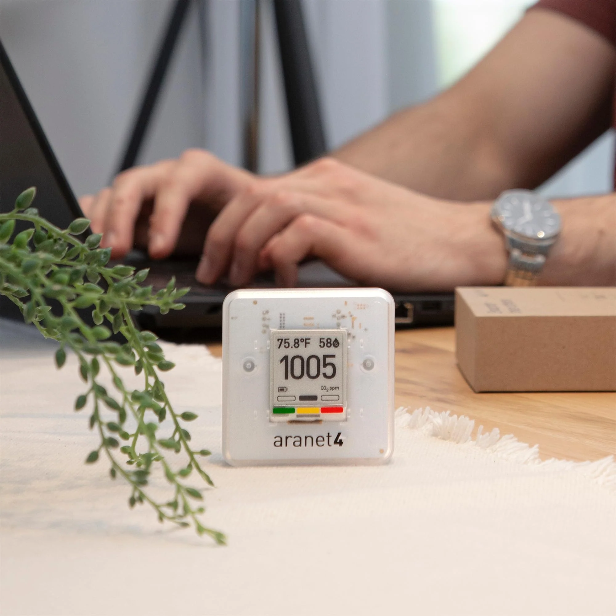SAF Aranet4 Home: Smart Indoor Air Quality Monitor - CO2, Temperature, Humidity, Portable & Battery-Powered, E-Ink Screen, Free App Integration - Image 5
