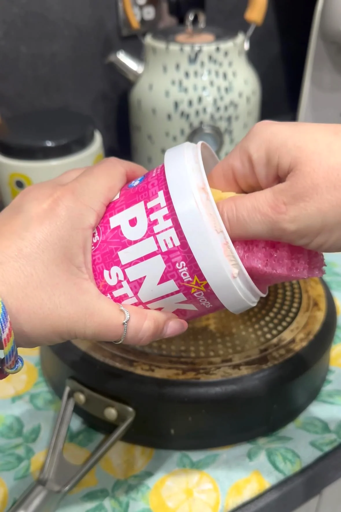 Stardrops The Pink Stuff Miracle Cleaning Paste 850g (Pack of 2) - Image 6