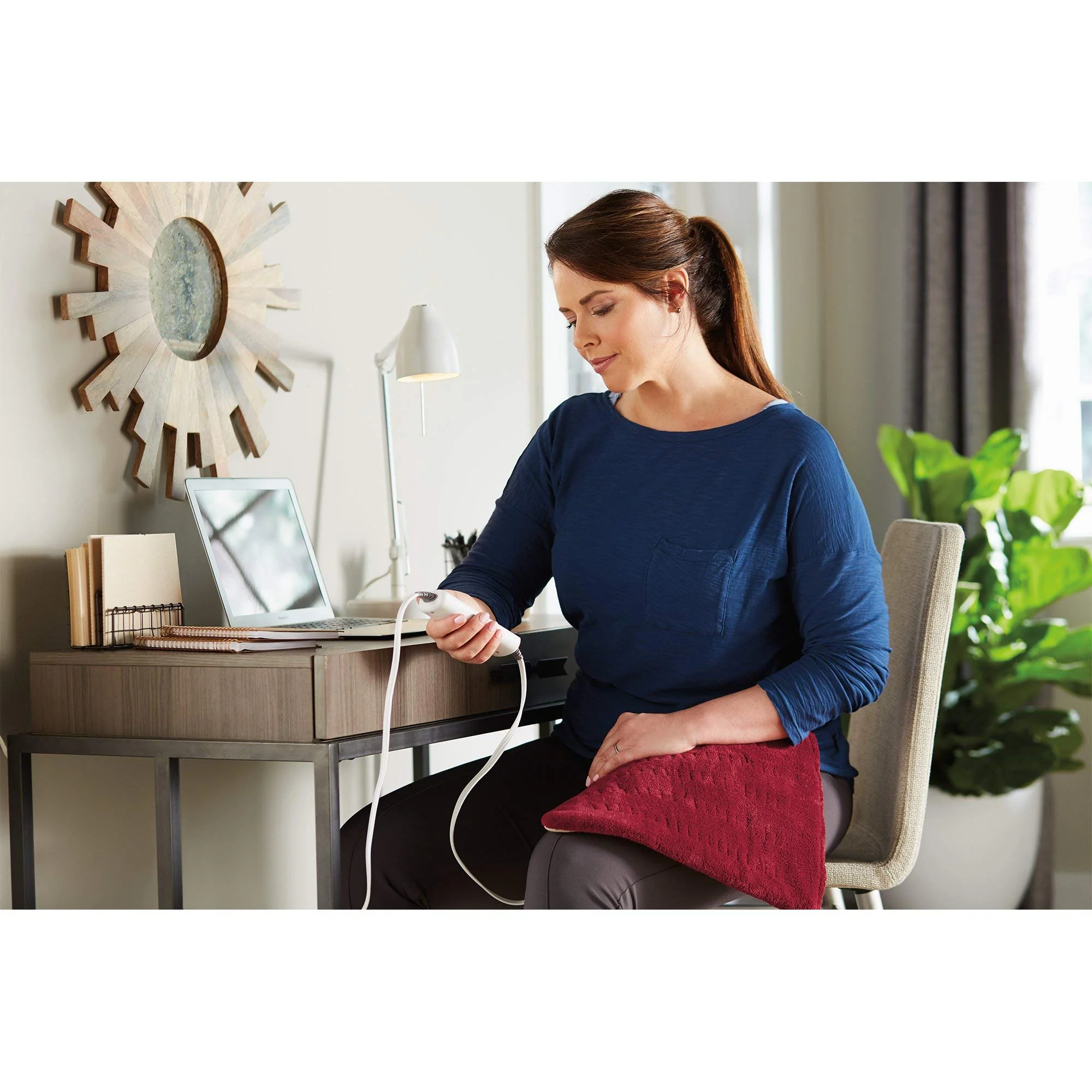 Sunbeam 002014-915-000 Xpressheat Heating Pad, Garnet Red, 12 x 15 Inch, Medium - Image 5