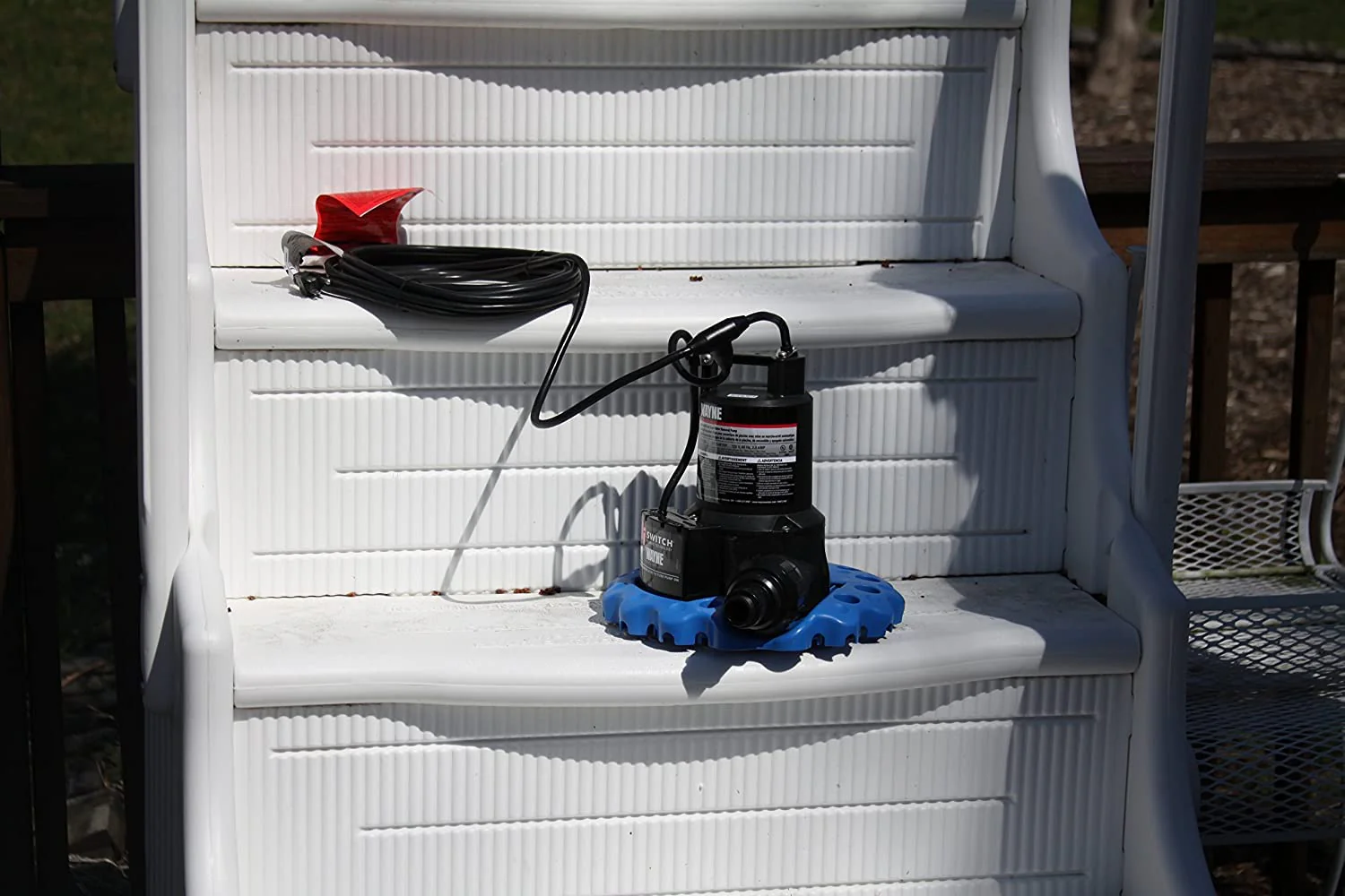 WAYNE WAPC250-1/4 HP Reinforced Thermoplastic Pool Cover Pump - Up to 3,000 Gallons Per Hour - Automatic On/Off Water Removal Pool Cover Pump - Image 5