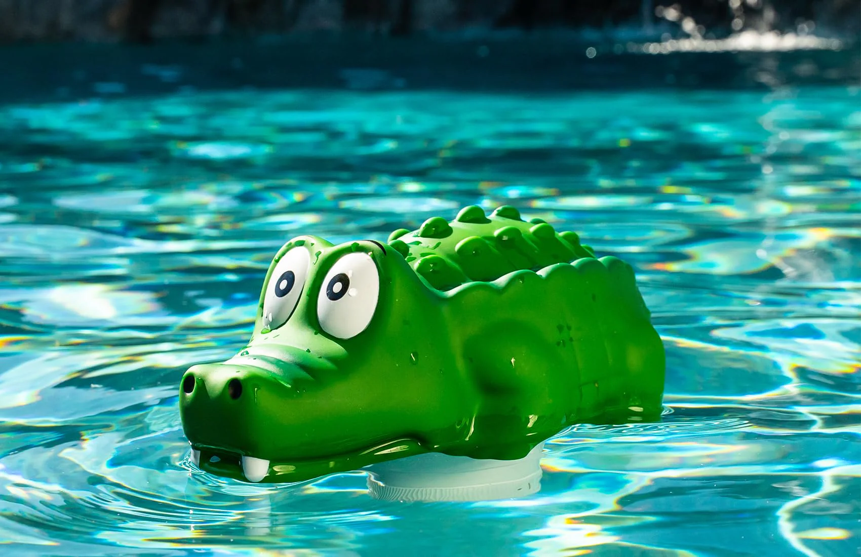 WWD POOL Pool Chlorine Floater, Floating Pool Chlorine Dispenser (Alligator), Fits 1 and 3 Inch Tablets for Large and Small Pools, Spa, Hot Tub - Image 2