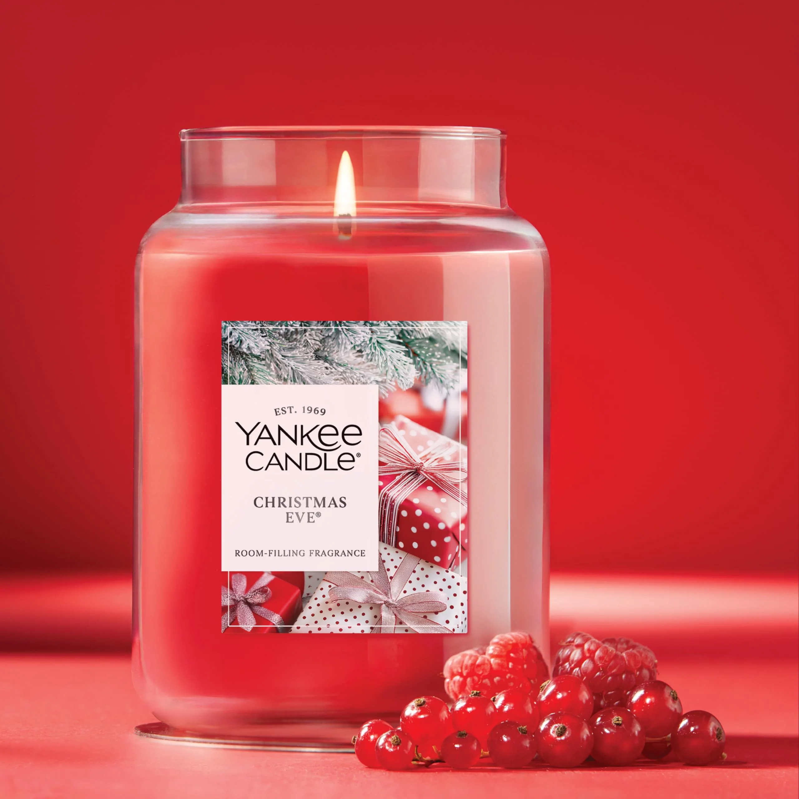 Yankee Candle Christmas Eve Scented Candle, 22oz Large Jar with up to 150 Hour Burn Time, Giftable, Holidays - Image 6